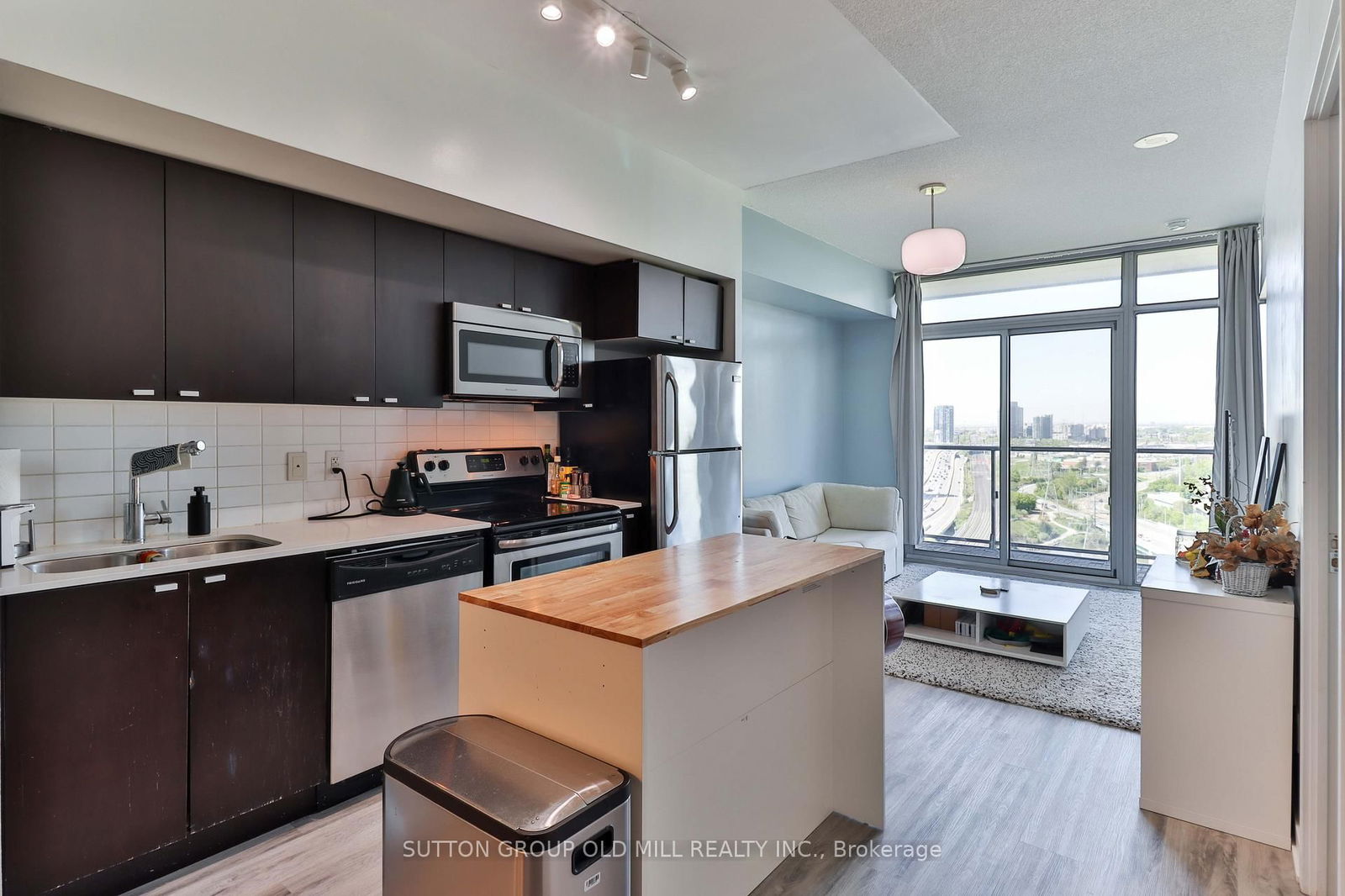 Condo for sale at 1904-105 The Queensway, Toronto, High Park-Swansea, M6S 5B5 - MLS: W12178642