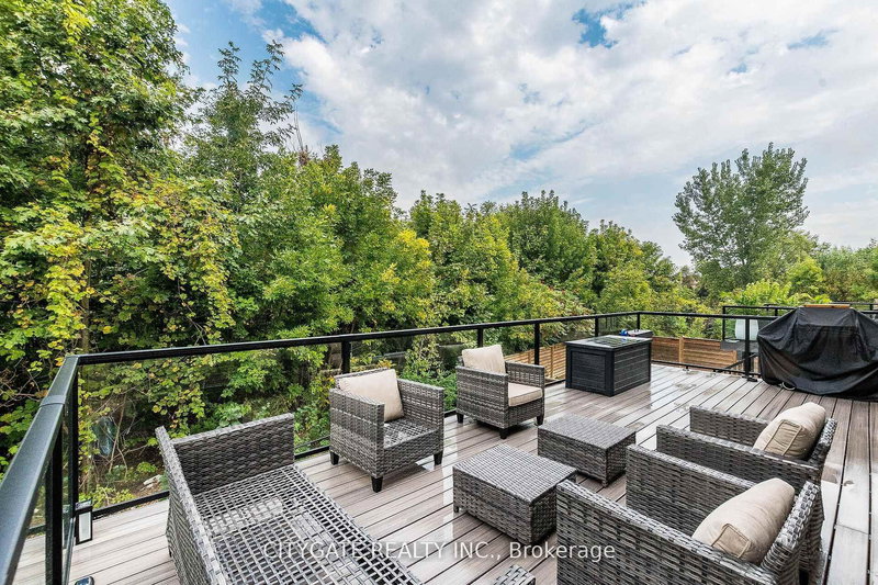 44 elysian fields Circ, Brampton, L6Y 6E9 | Image 3