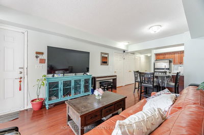Unit 2042 — 3043 Finch Ave, Toronto - Humbermede image-0-4