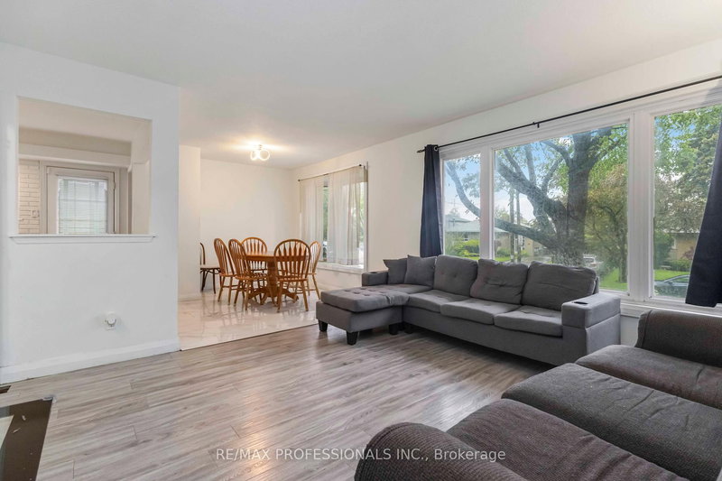 21 Caulfield Rd, Toronto, M9W 1X1 | Image 3