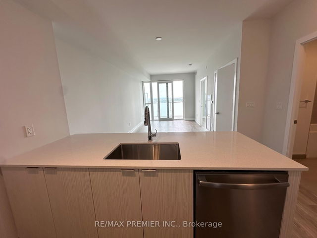 3110 - 430 Square One Drive