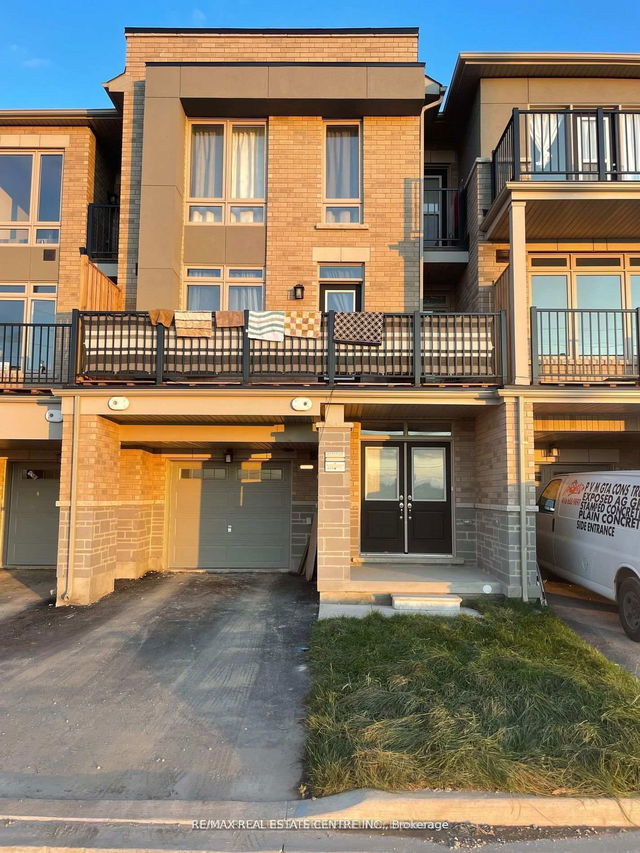 83 Donald Ficht Crescent