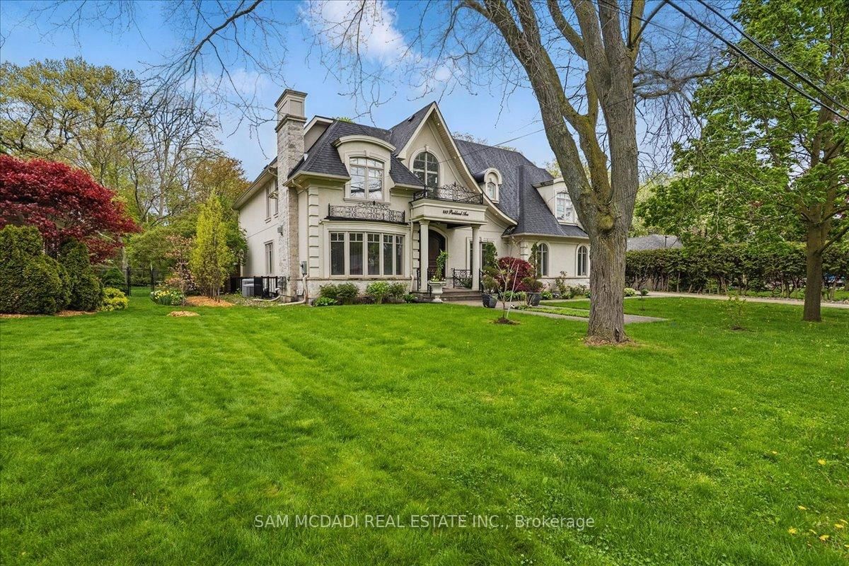 Detached House for sale at 883 Parkland Avenue, Mississauga, Clarkson, L5H 3G6 - MLS: W12179552