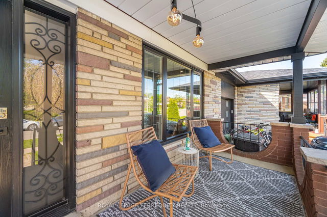 22 Dellbrook Crescent