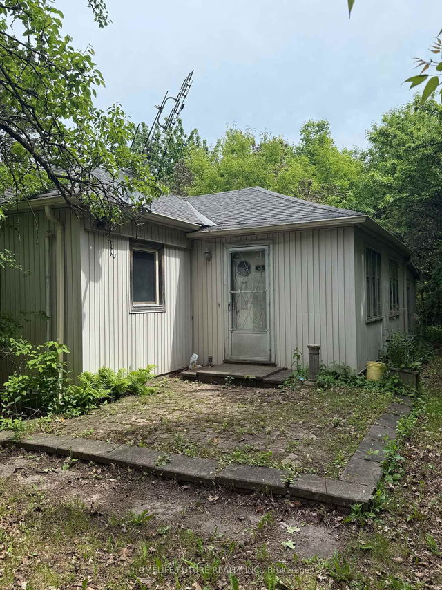 31 Maple Bush Avenue
