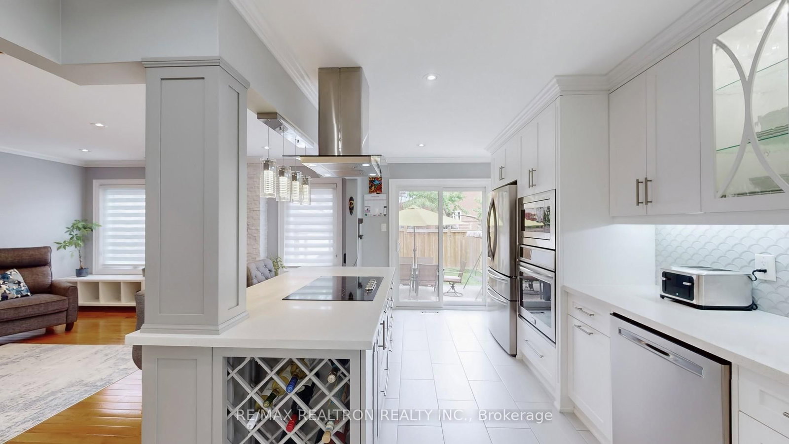Listing Image 10