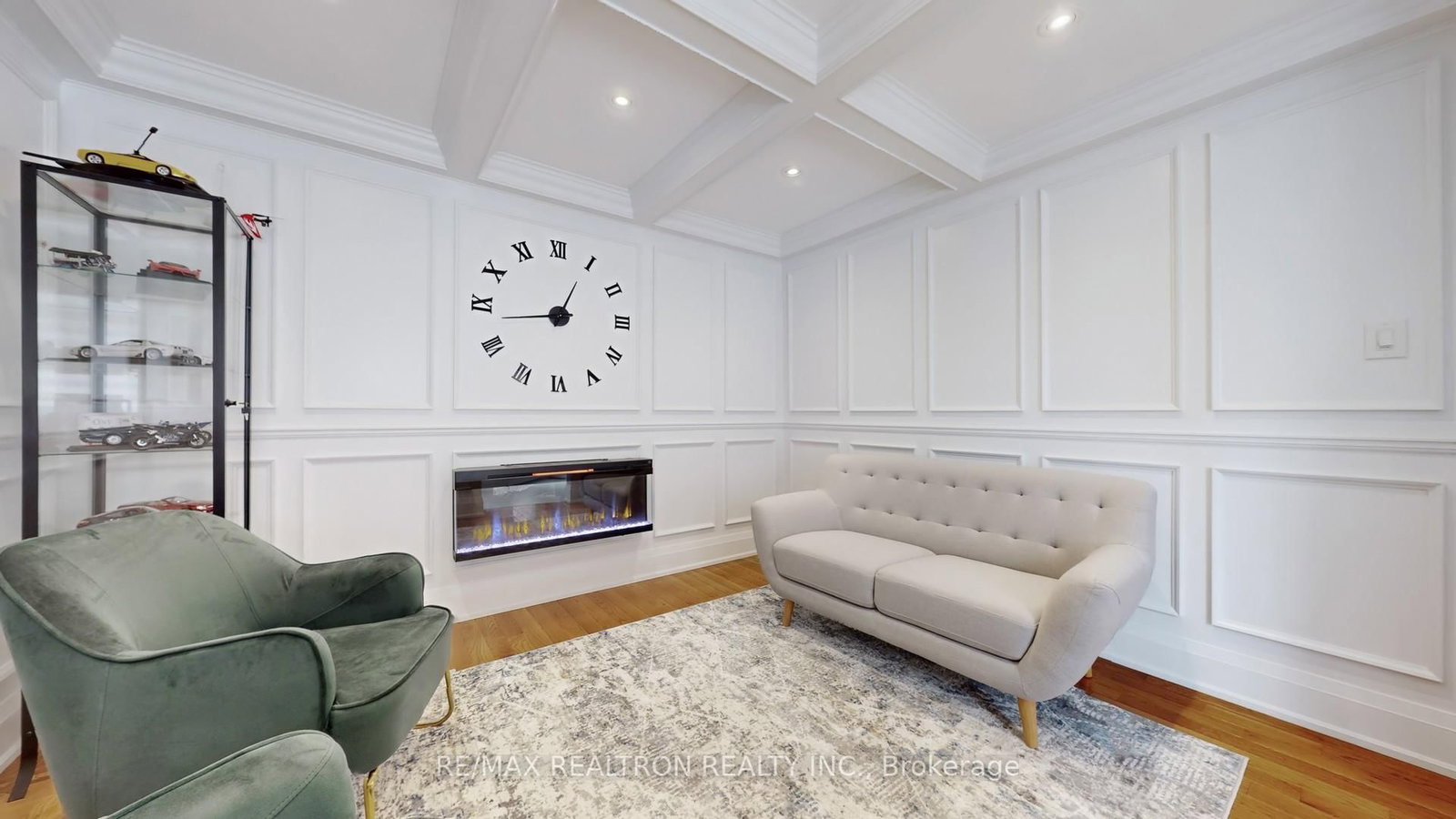 Listing Image 11
