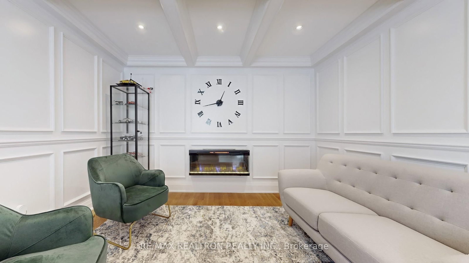 Listing Image 12