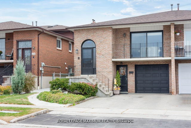 44 Flagstick Court