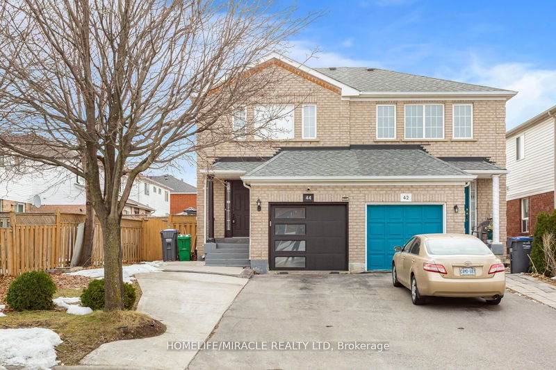 home for lease on 44 Needlewood Lane