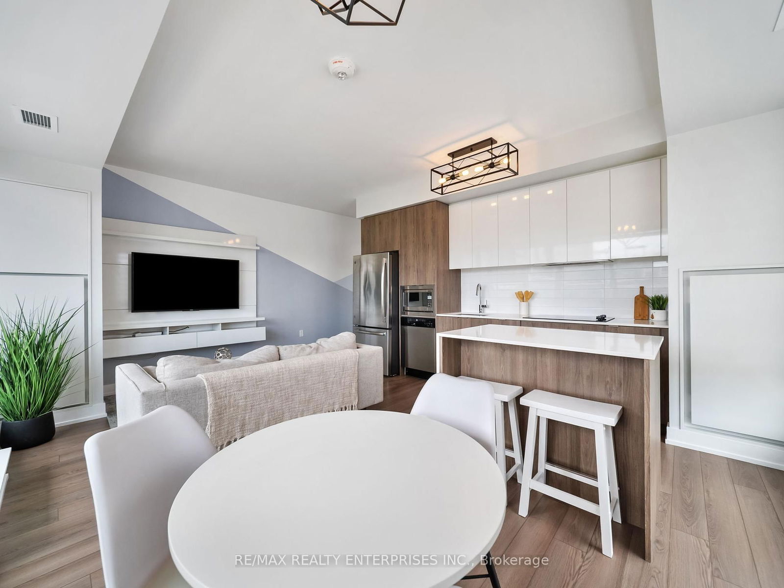 Condo for sale at 301-8 Ann Street, Mississauga, Port Credit, L5G 0C1 - MLS: W12180204