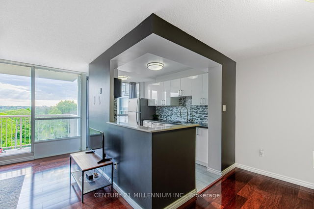 807 - 3077 Weston Road