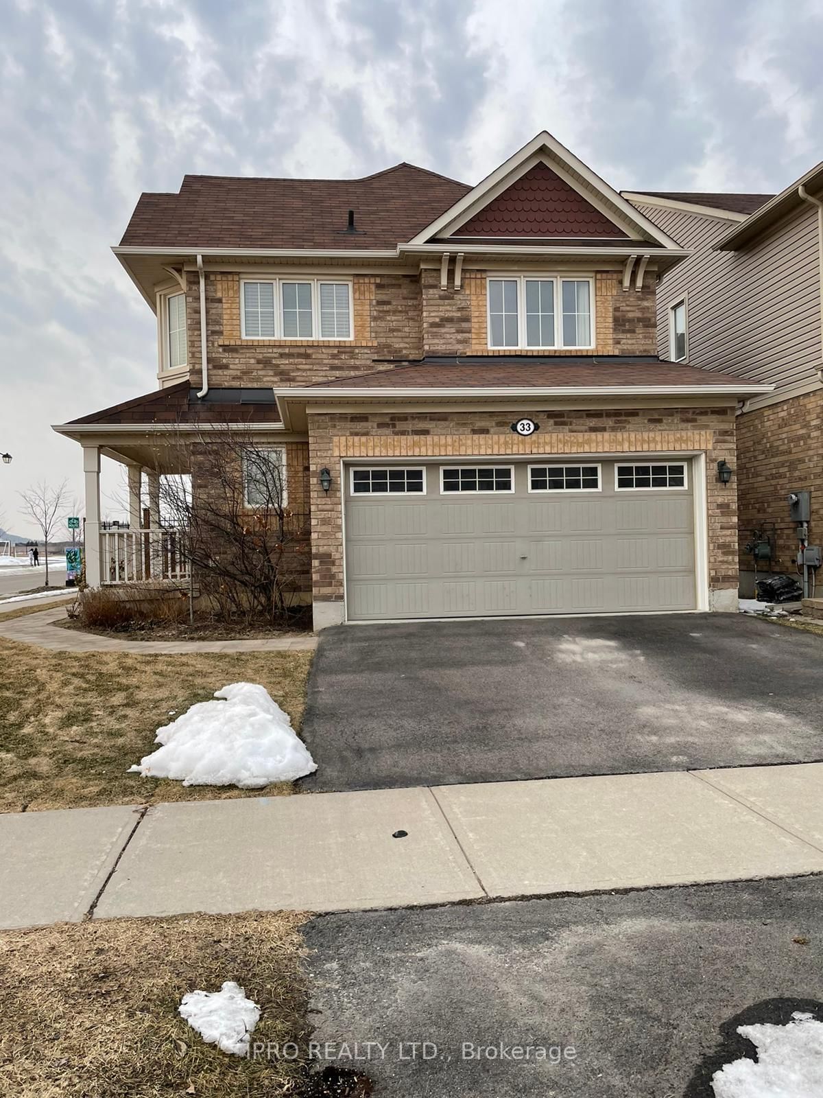 Detached House for lease at 33 Ruhl Drive, Milton, Willmott, L9T 8S4 - MLS: W12180927