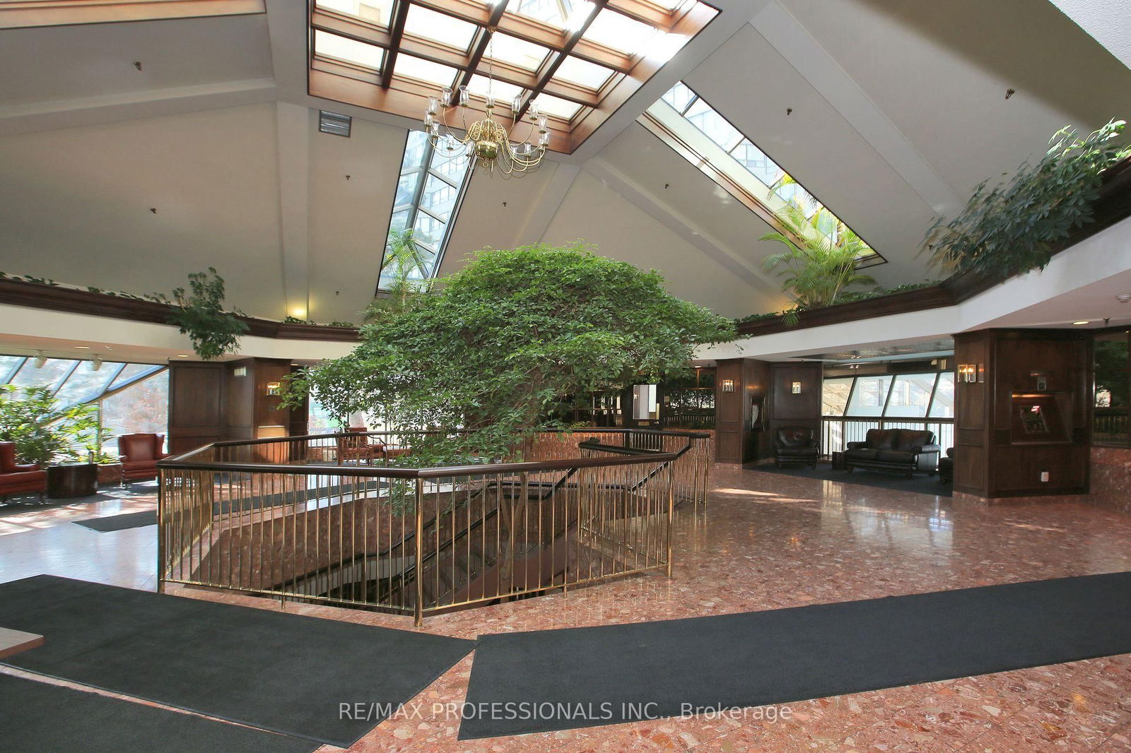 Condo for sale at 1802-1320 Islington Avenue, Toronto, Islington-City Centre West, M9A 5C6 - MLS: W12181010