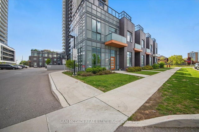 124 - 8 Nahani Way