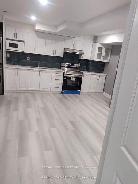 unit 2 bsmt - 47 Little Britain Crescent