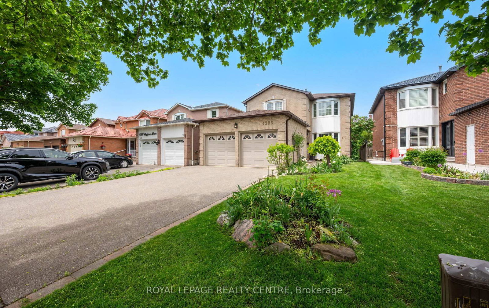 Detached House for sale at 4383 Mayflower Drive, Mississauga, Hurontario, L5R 1T4 - MLS: W12181360