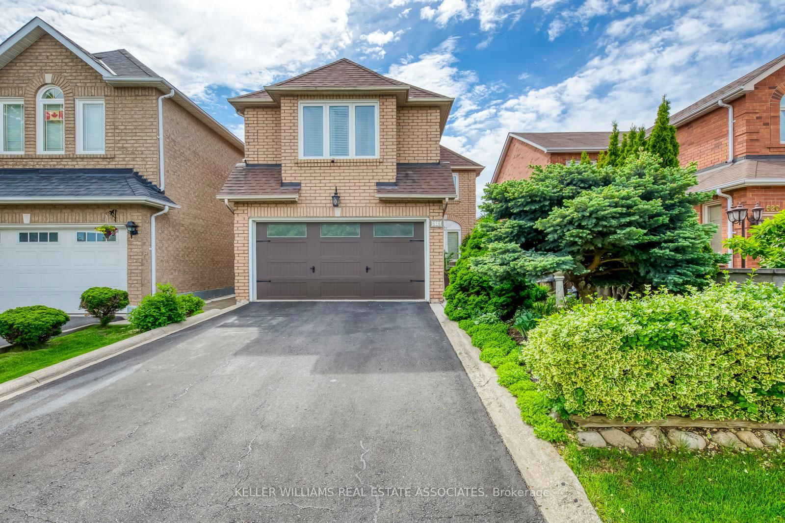 Detached House for sale at 516 Ravenstone Court, Mississauga, Hurontario, L5R 3J4 - MLS: W12181505