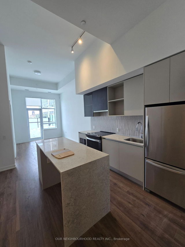 134 - 395 Dundas Street
