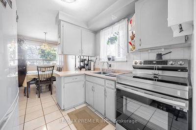 32 Genthorn Ave, Toronto - Rexdale-Kipling image-0-4