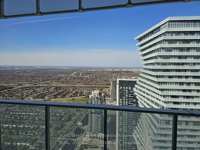 5711 - 3883 Quartz Road