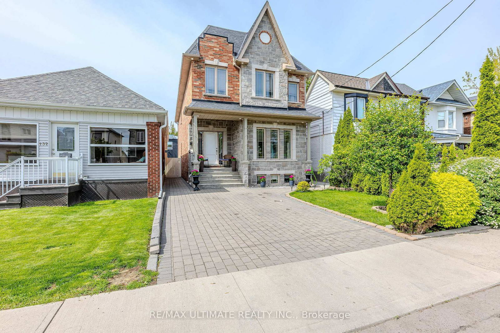 Detached House for sale at 134 Brownville Avenue, Toronto, Mount Dennis, M6N 4L4 - MLS: W12182152