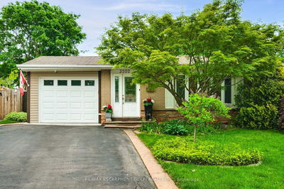 3202 Centennial Dr, Burlington - Palmer image-0-2
