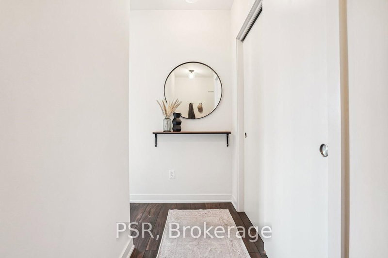 211 - 320 Plains Rd E, Burlington, L7T 0C1 | Image 2