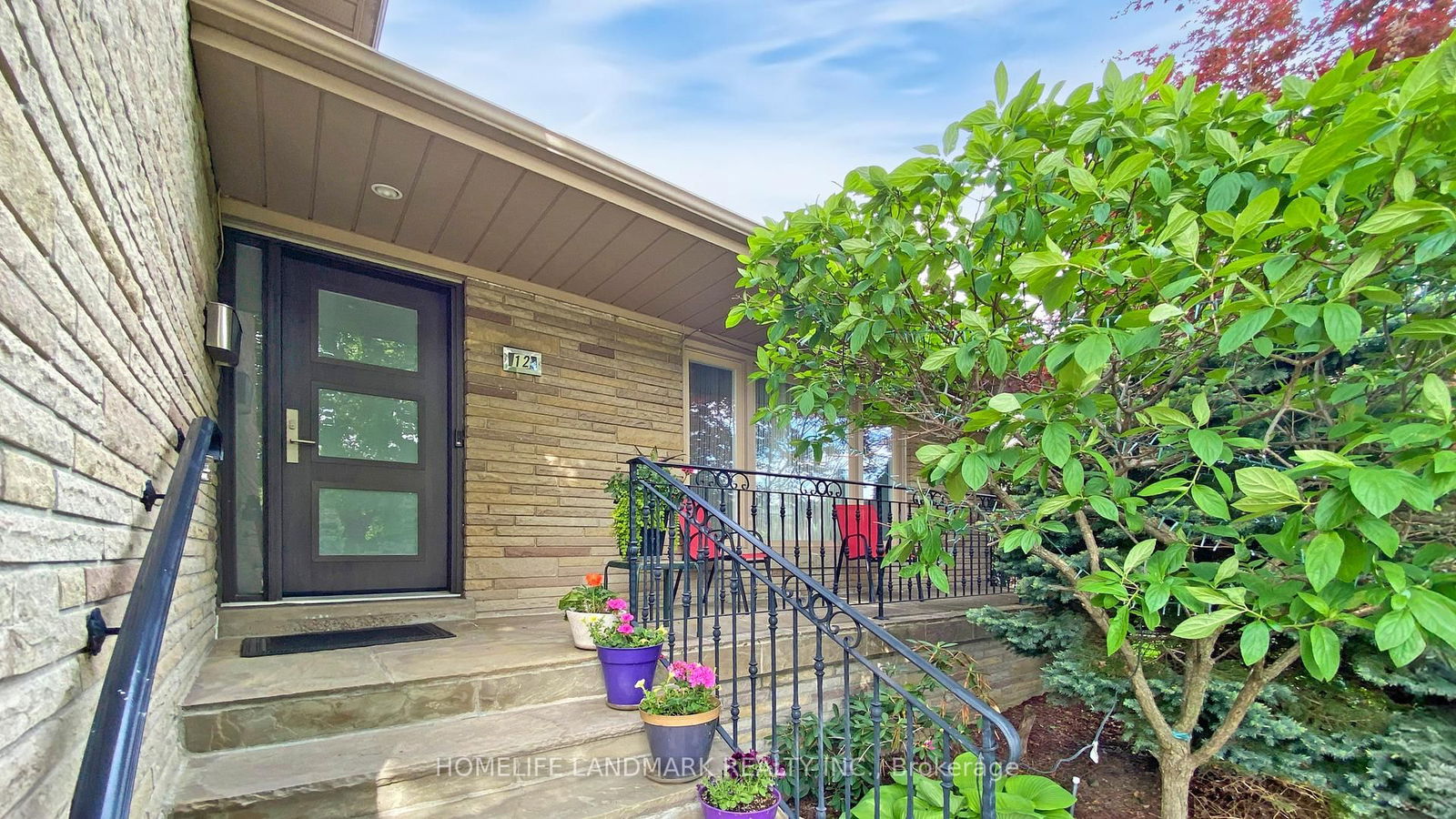 Detached House for sale at 12 Carousel Court, Toronto, Yorkdale-Glen Park, M6B 3M1 - MLS: W12182402