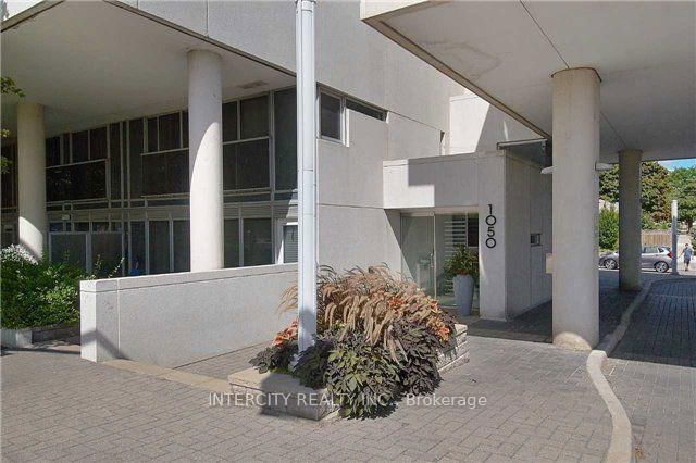 712 - 1050 The Queensway Avenue