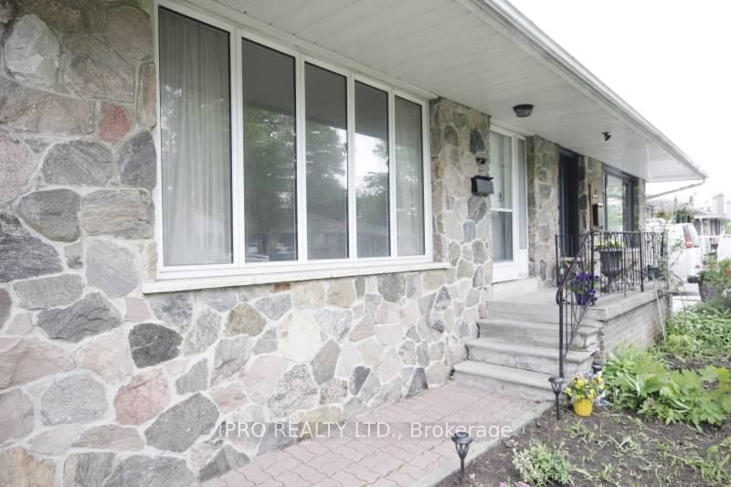 19 Dunsany Cres, Toronto, M9R 3W7 | Image 3