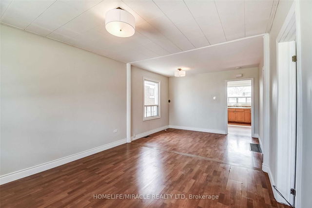 Upper - 1064 Westmount Avenue