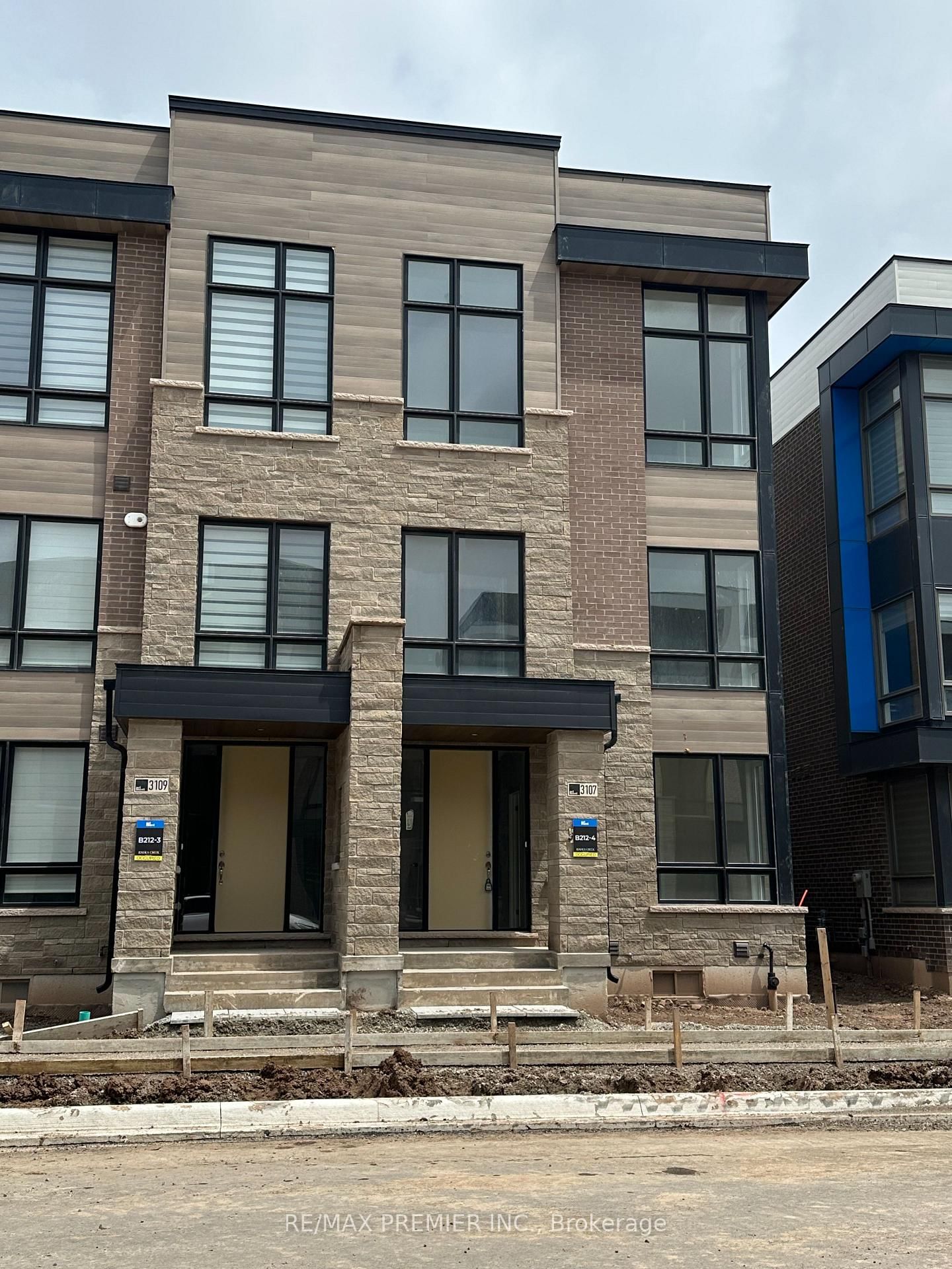 Townhouse for lease at 3107 Meadowridge Drive, Oakville, Joshua Meadows, L6H 7Z5 - MLS: W12182656