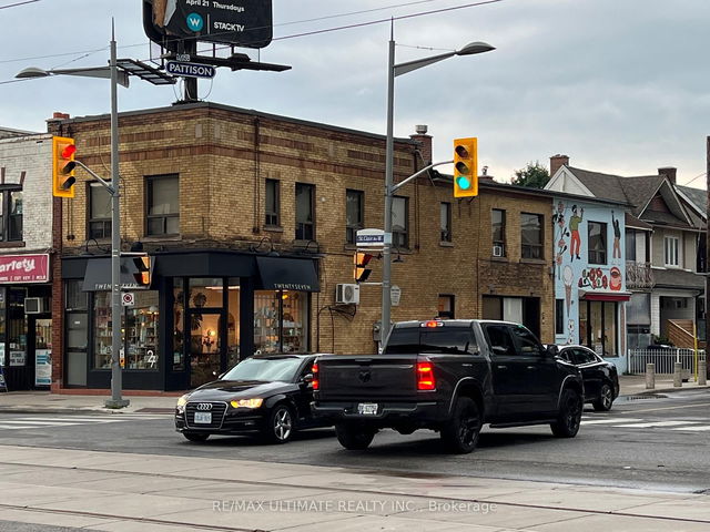 B - 1744 St. Clair Avenue