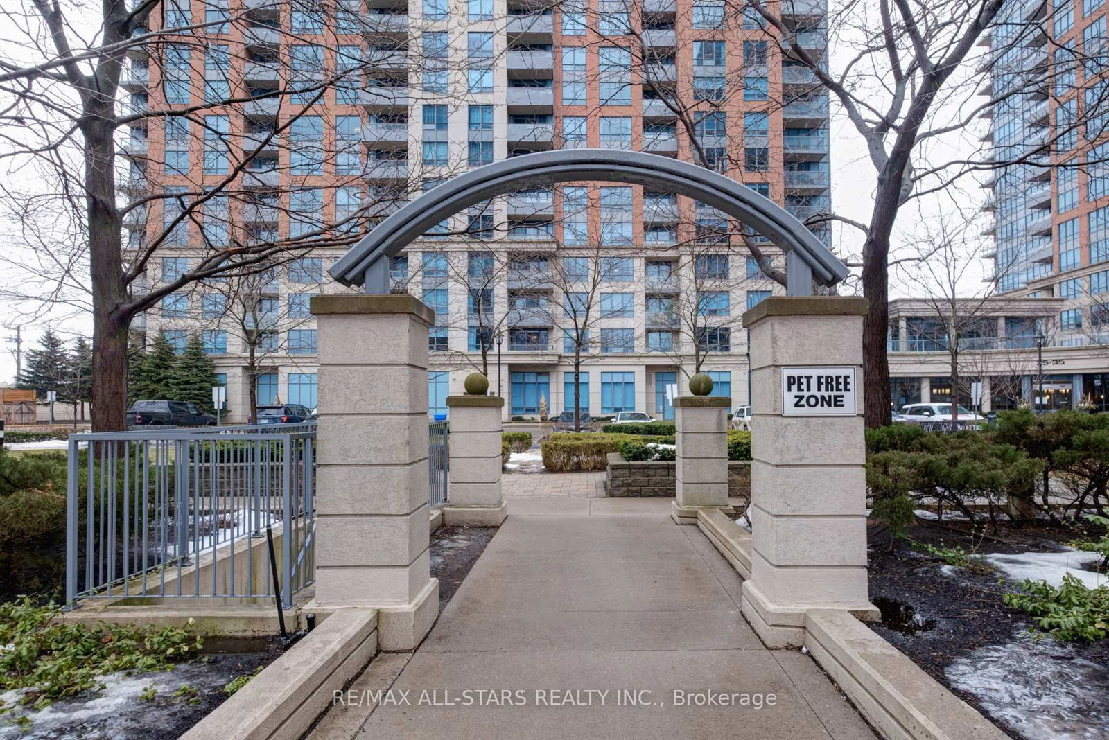 Condo for sale at 1233-35 Viking Lane, Toronto, Islington-City Centre West, M9B 0A2 - MLS: W12183171