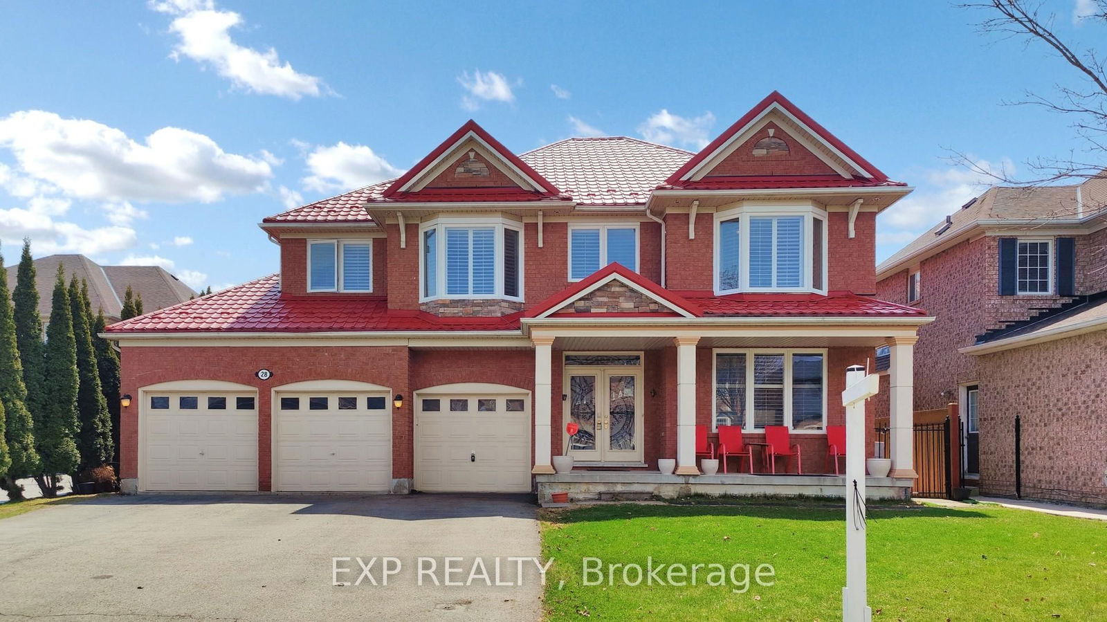 Detached House for sale at 28 Cosmo Court, Brampton, Vales of Castlemore, L6P 1G2 - MLS: W12183545