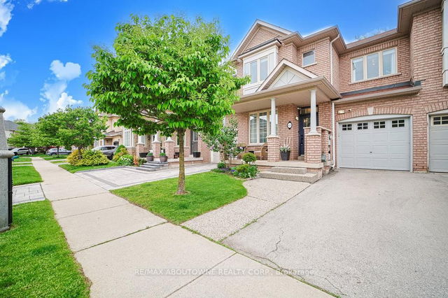 3432 Robin Hill Circle