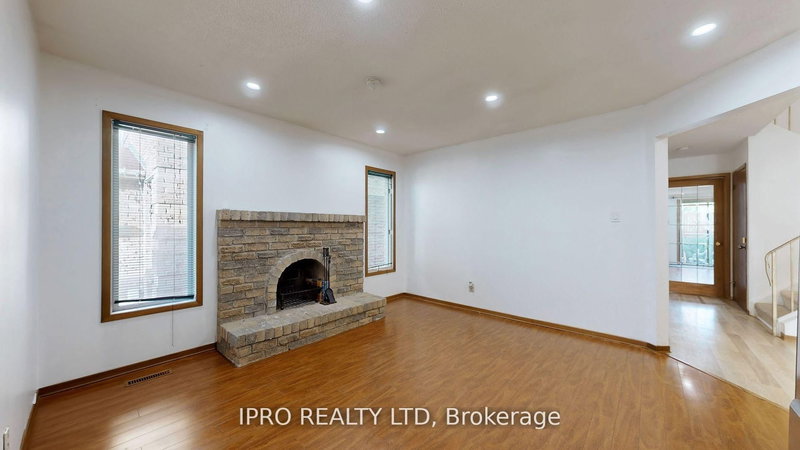 32 Dafoe Cres, Brampton, L6Y 2L2 | Image 3