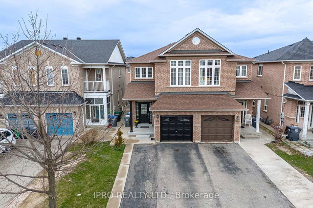 Upper - 803 Khan Crescent