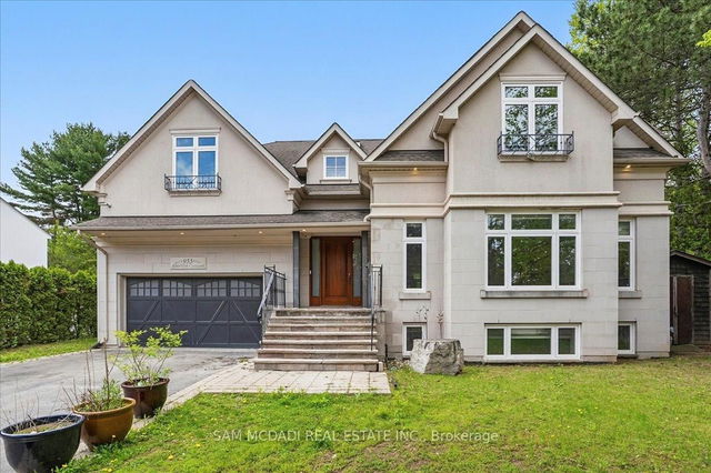 955 Albertson Crescent