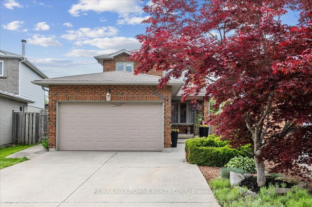 3350 Columbine Crescent