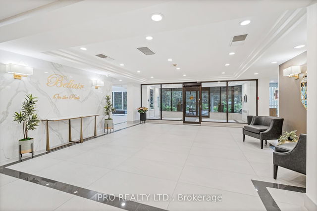 901 - 22 Hanover Road