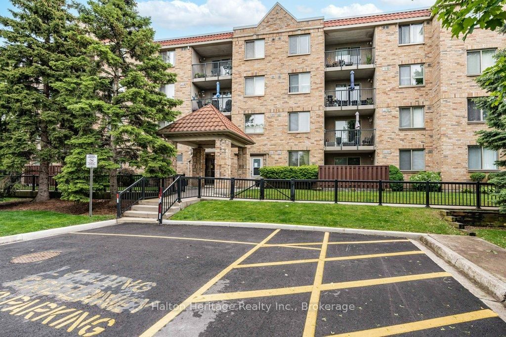 Condo for sale at 210-3499 Upper Middle Road, Burlington, Headon, L7M 4M7 - MLS: W12184567