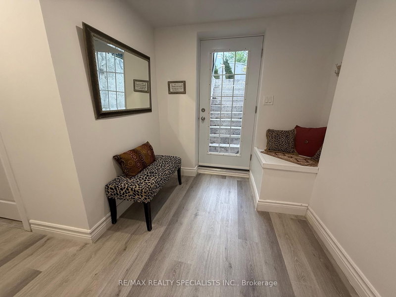 Lower - 3443 Drummond Rd, Mississauga, L5L 4H3 | Image 3