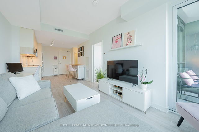 308 - 3005 Pine Glen Road