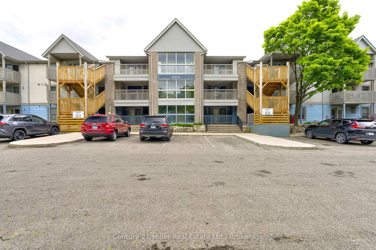 Condo for sale at 205-2010 Cleaver Avenue, Burlington, Headon, L7M 4C1 - MLS: W12185153