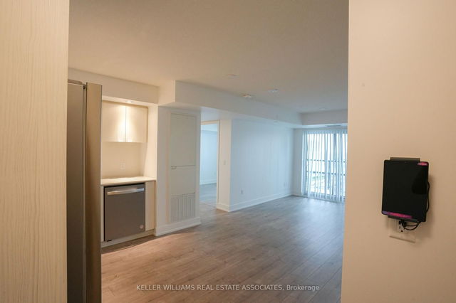 1201 - 10 Eva Road