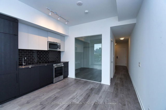 414 - 285 Dufferin Street