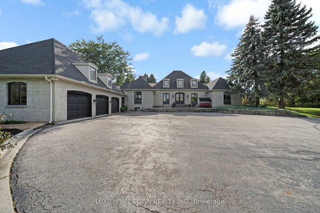 7038 Guelph Line