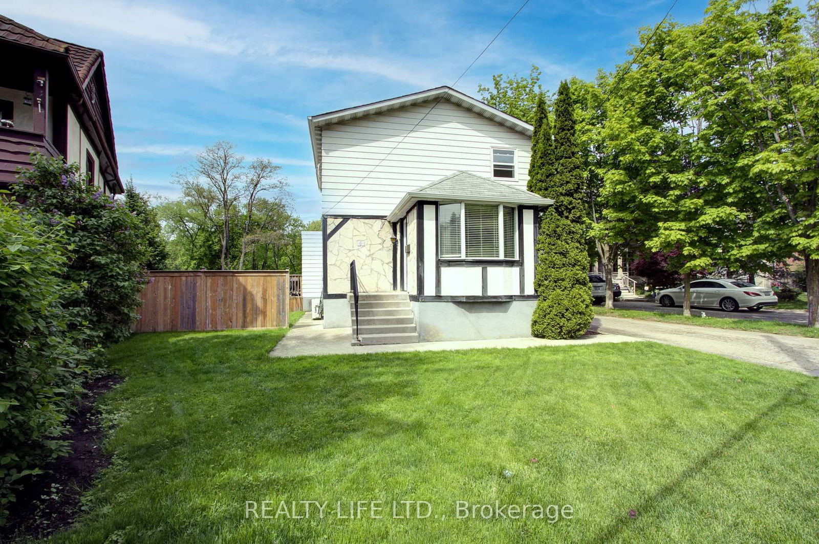 Detached House for sale at 48 Bonnyview Drive, Toronto, Stonegate-Queensway, M8Y 3G6 - MLS: W12186162